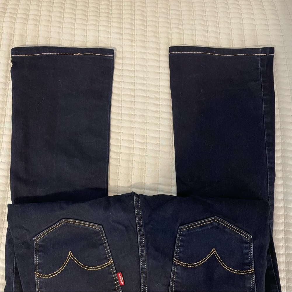 Levi’s Women’s 725 High Rise Boot Cut Jeans short - Picture 3 of 7